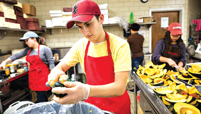 Students volunteering in Campus Kitchens